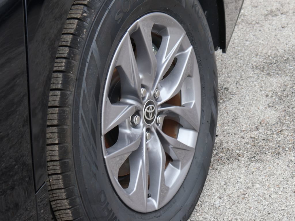 Used 2024 Toyota Sienna LE FWD image 36