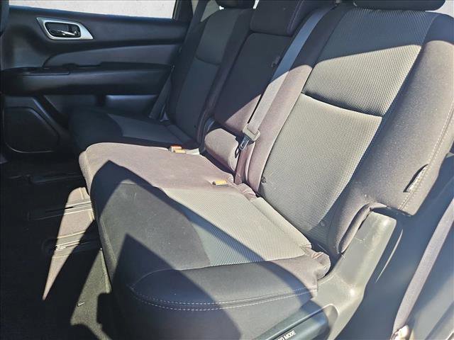 Used 2019 Nissan Pathfinder S image 15