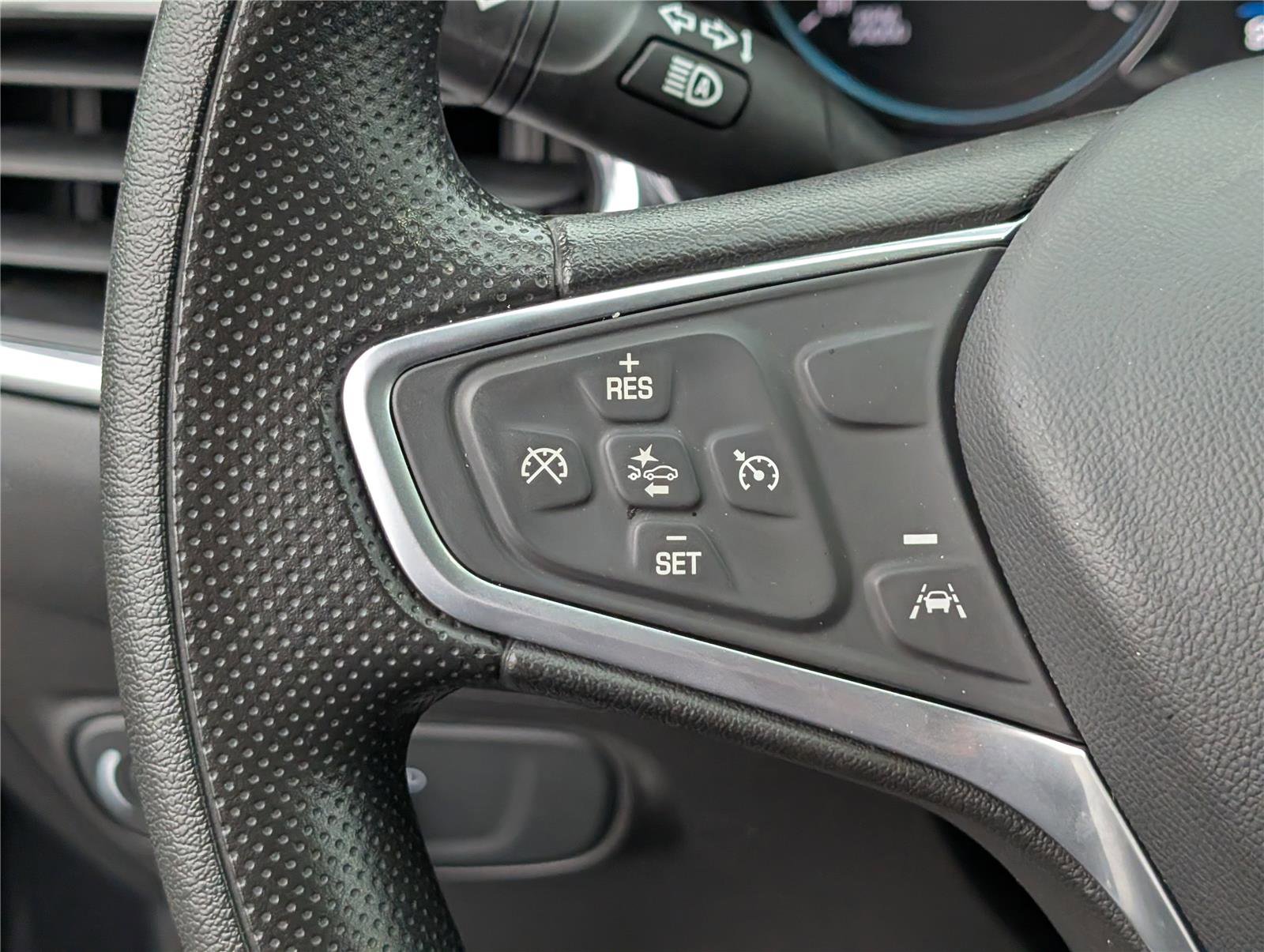 Used 2023 Chevrolet Equinox LT image 21