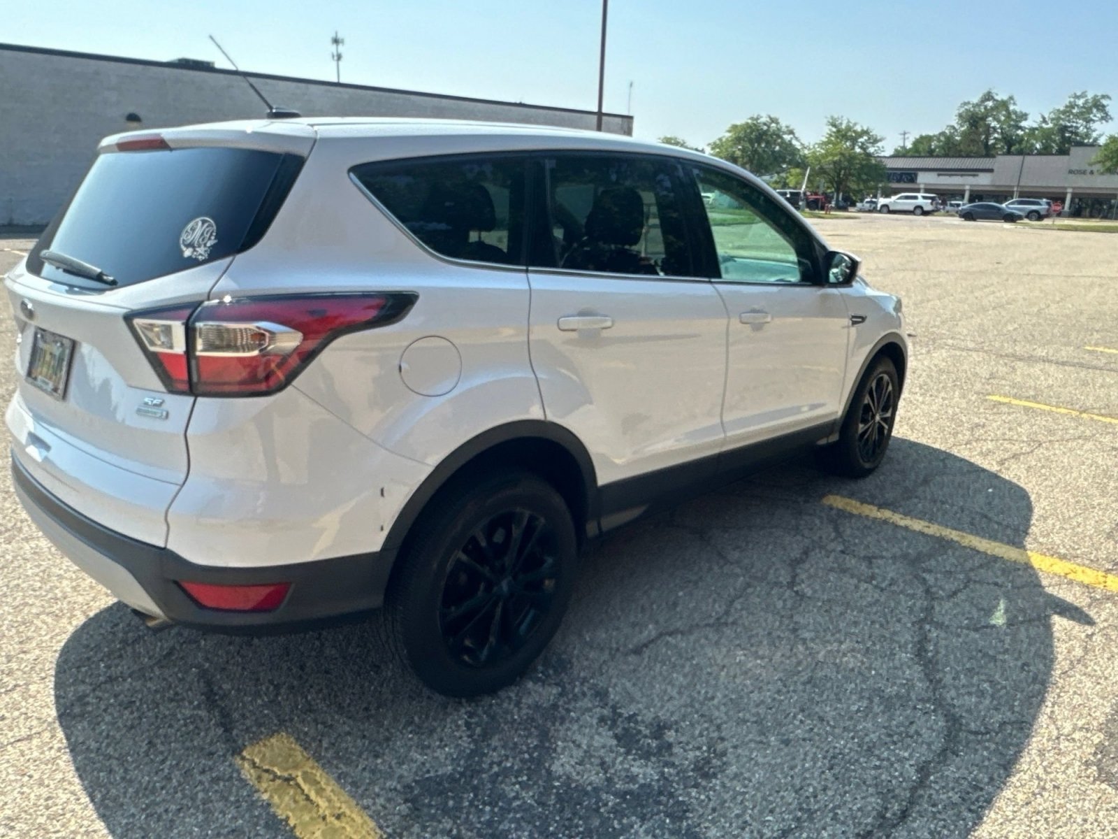 Used 2017 Ford Escape SE FWD image 19