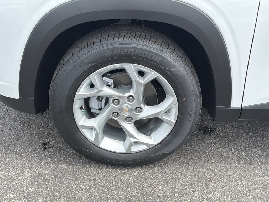 New 2026 Chevrolet Trax LS w/ LS Convenience Package FWD image 21