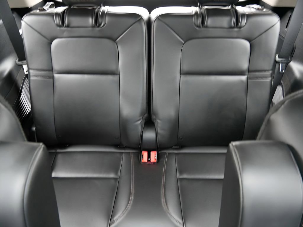 Used 2023 Lincoln Aviator AWD w/ Premium Package image 16