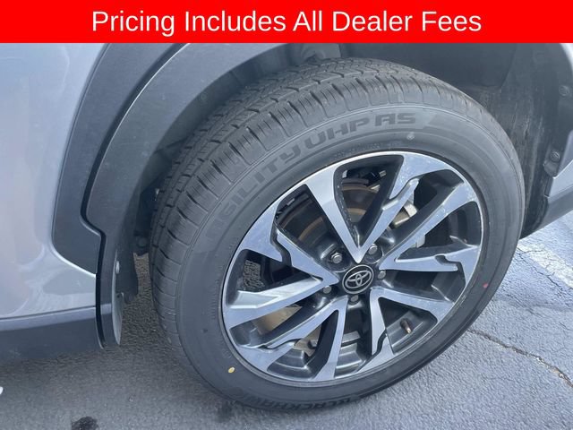 Used 2025 Toyota Corolla Cross XLE FWD image 3