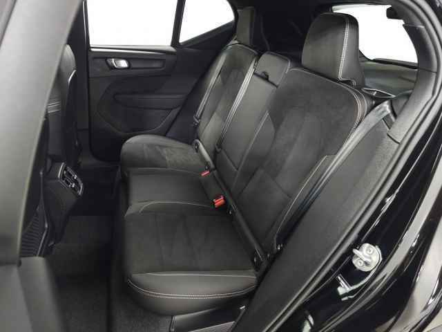 Certified 2025 Volvo XC40 B5 Ultra AWD/4WD image 35