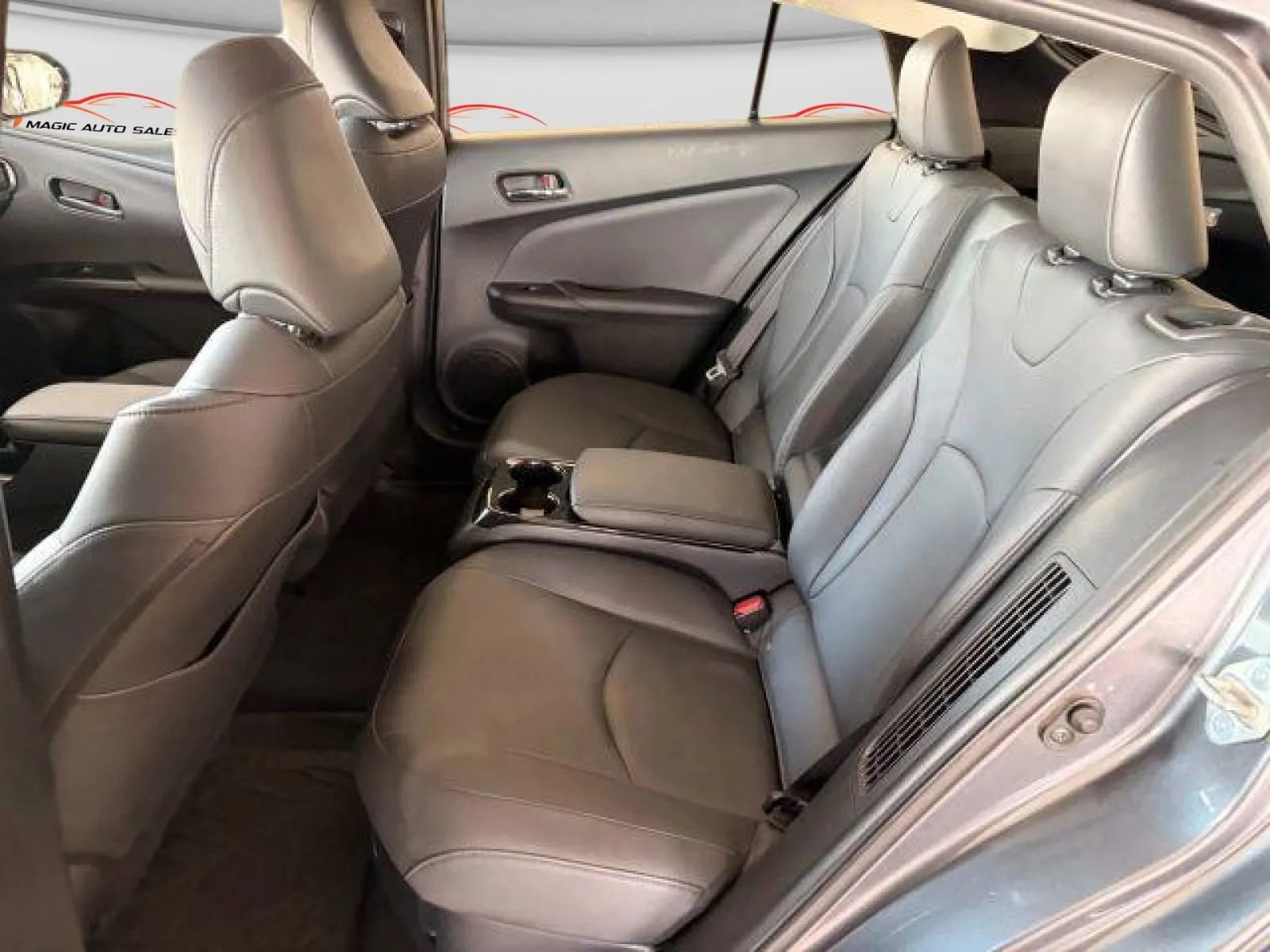 Used 2017 Toyota Prius Prime Premium FWD image 12