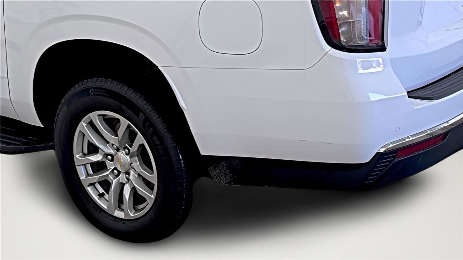 Used 2024 Chevrolet Suburban LT image 10