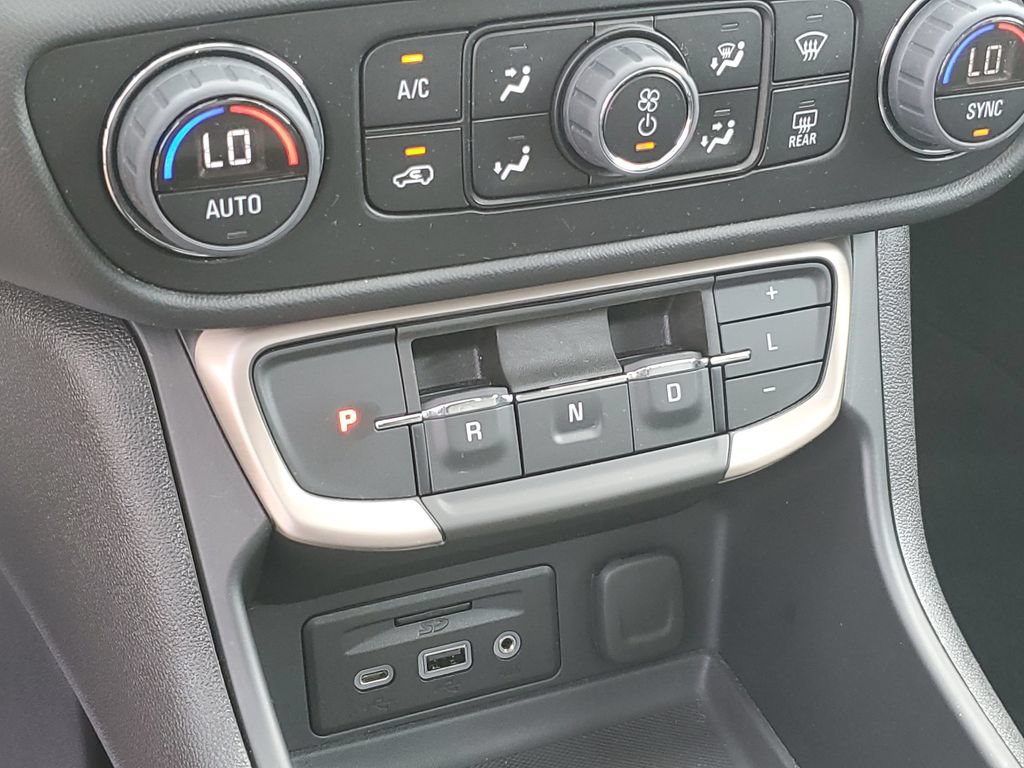 Used 2023 GMC Terrain Denali w/ Denali Premium Package AWD/4WD image 24
