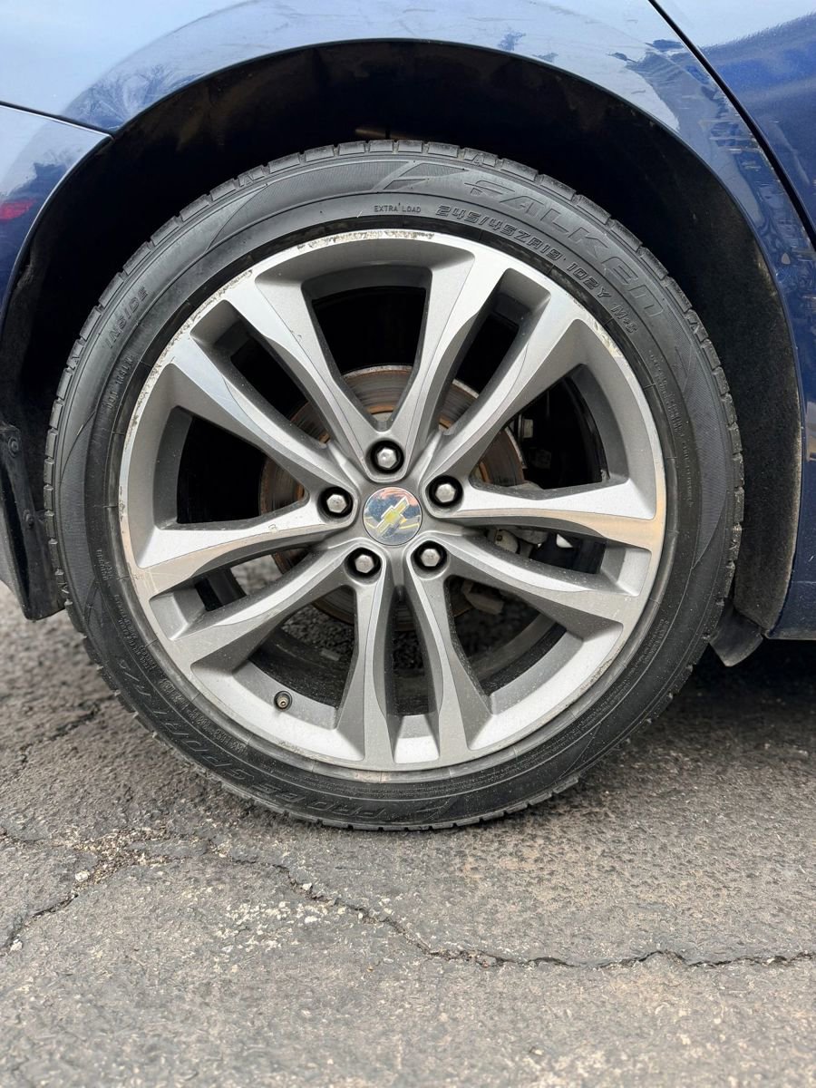 Used 2019 Chevrolet Malibu Premier w/ Sun and Wheel Package FWD image 11