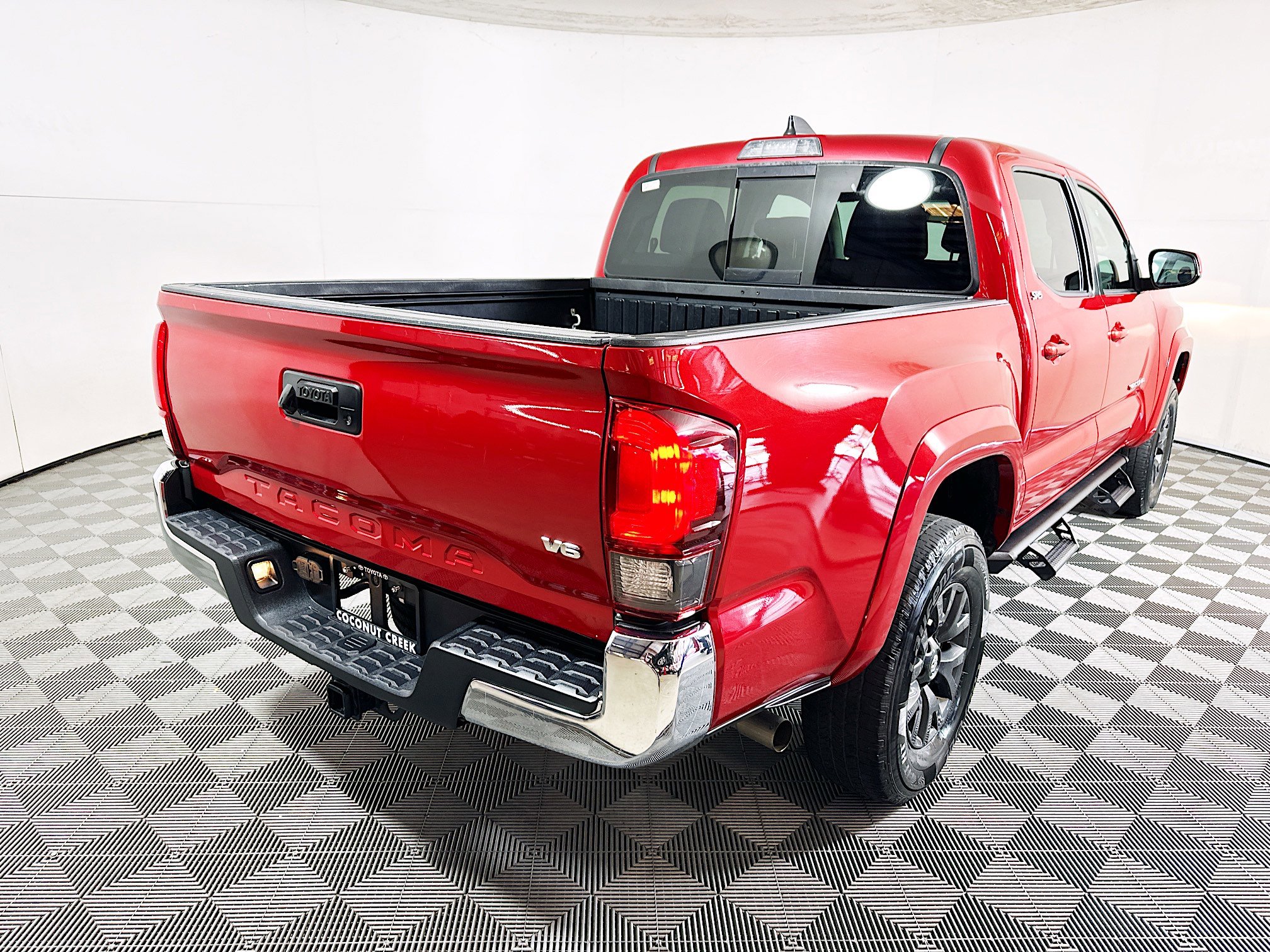 Used 2021 Toyota Tacoma SR5 image 3