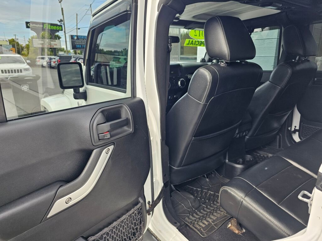 Used 2012 Jeep Wrangler Unlimited Sahara w/ Dual Top Group AWD/4WD image 19