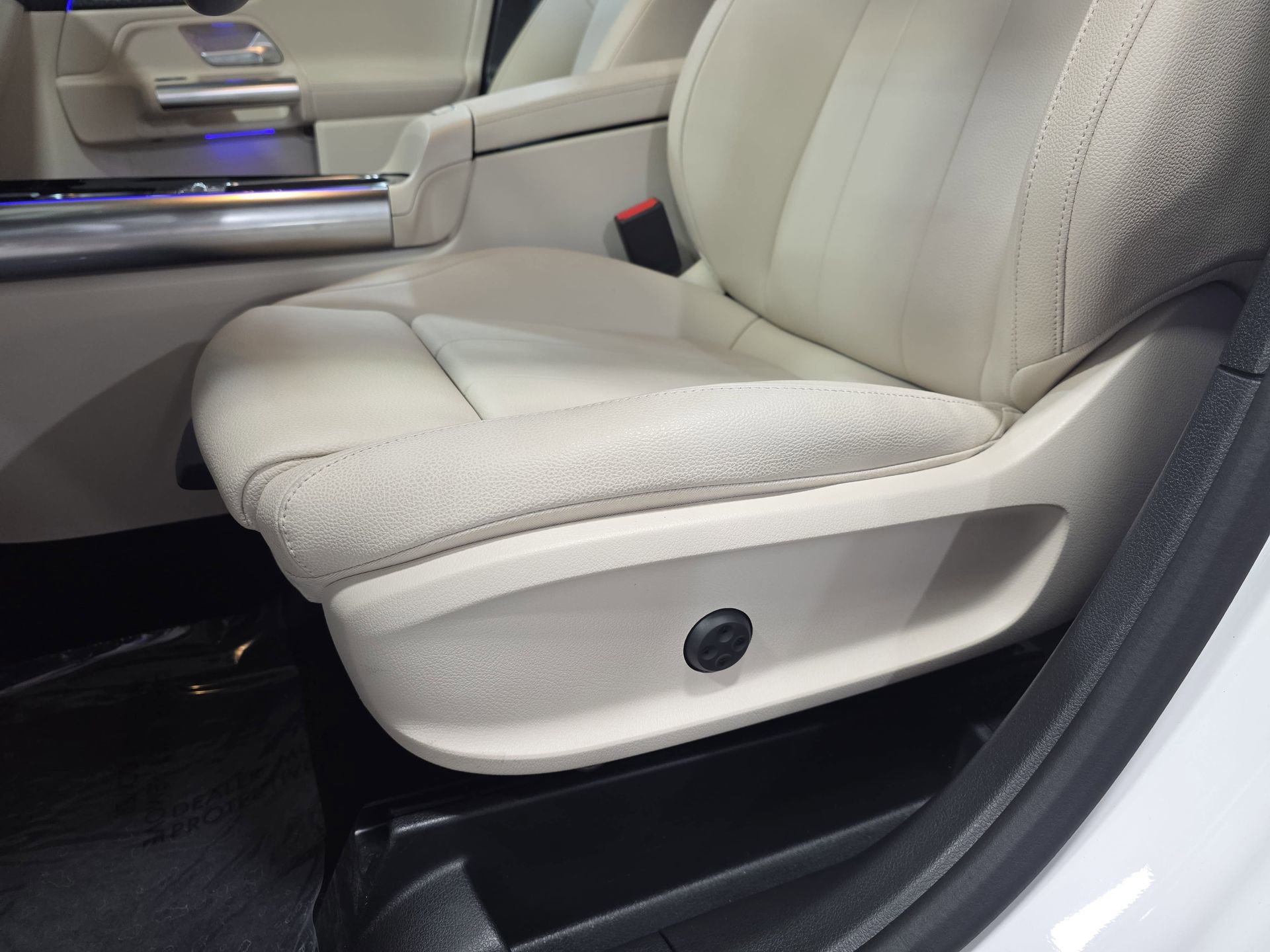 Certified 2025 Mercedes-Benz GLA 250 image 28