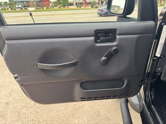 Used 2005 Jeep Wrangler X w/ Tire & Wheel Group (Ecco) AWD/4WD image 29