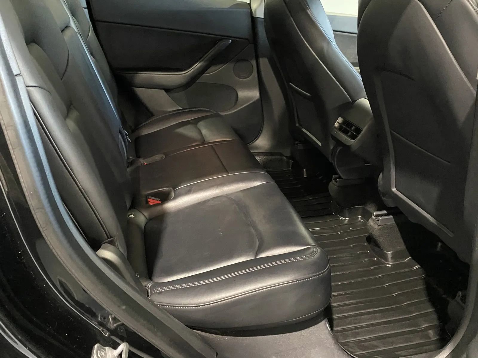 Used 2021 Tesla Model Y 2WD image 7