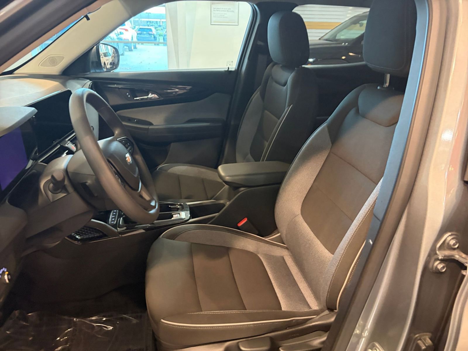 Used 2025 Chevrolet TrailBlazer LT image 24