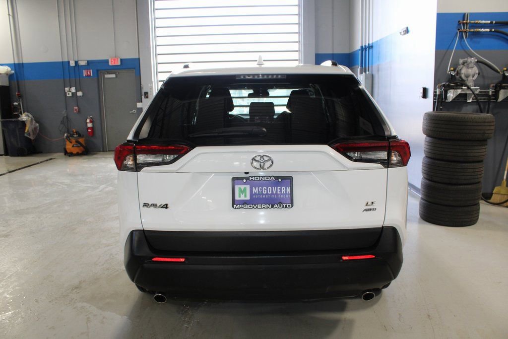 Used 2021 Toyota RAV4 LE image 35