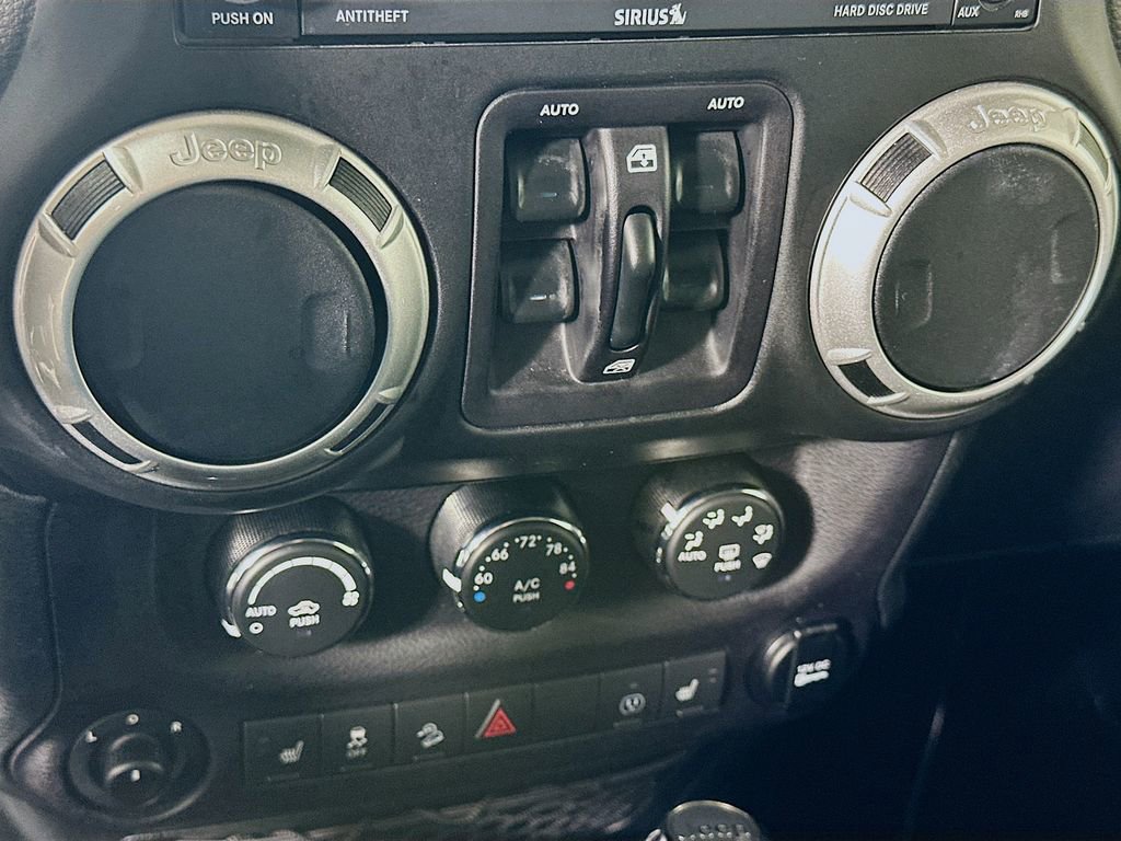 Used 2017 Jeep Wrangler Unlimited Rubicon image 14