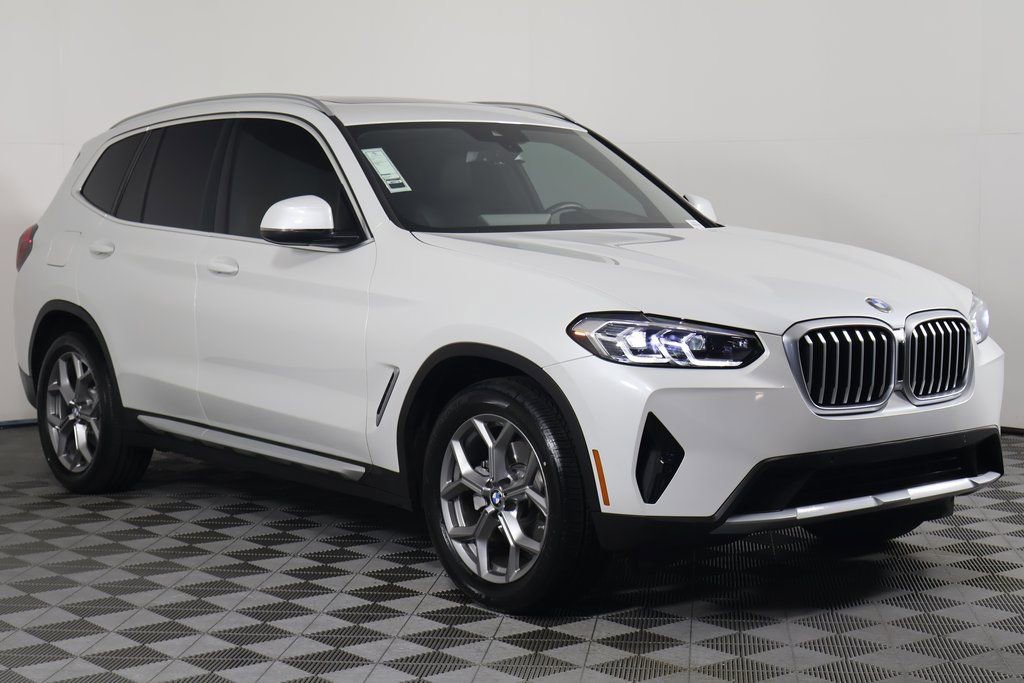 Used 2024 BMW X3 sDrive30i w/ Premium Package image 3