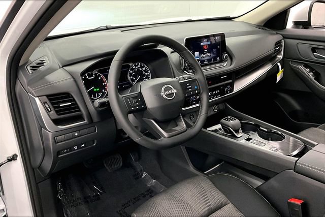 New 2025 Nissan Rogue SV image 7
