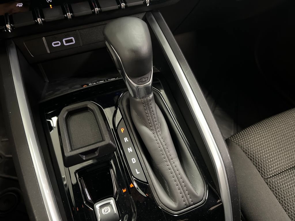 Used 2024 Chevrolet Colorado LT w/ LT Convenience Package II image 24