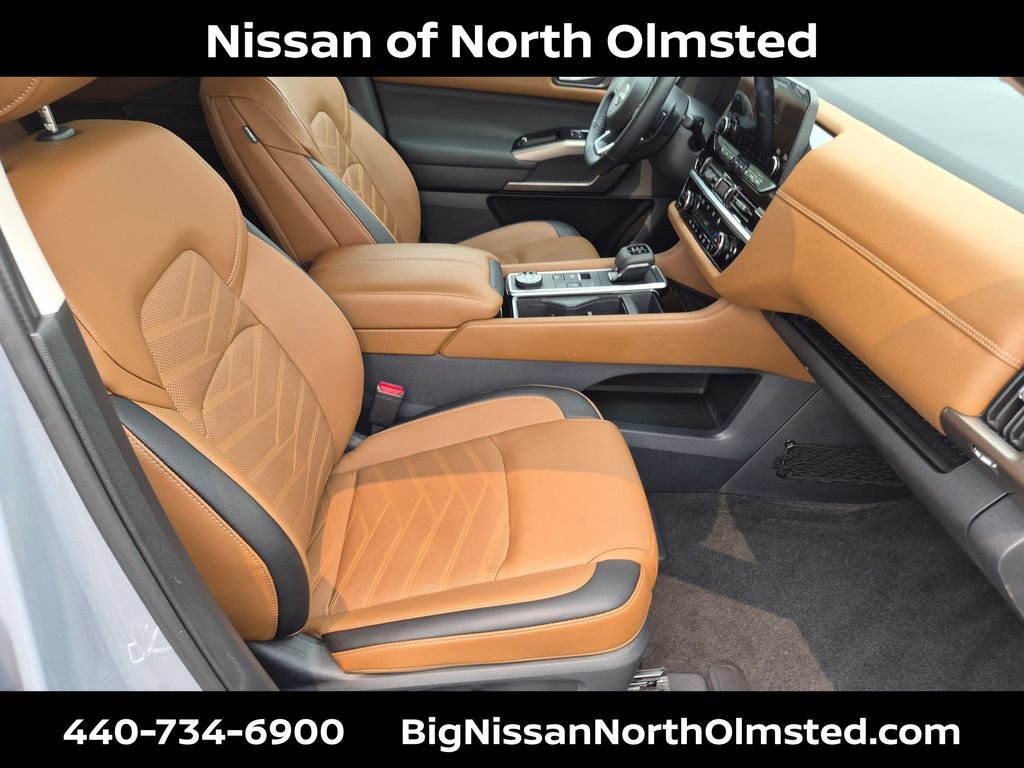 Certified 2025 Nissan Pathfinder Platinum AWD/4WD image 29