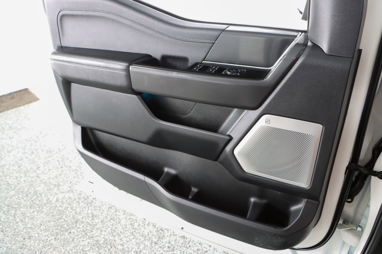 Used 2024 Ford F150 Lariat w/ Equipment Group 502A High AWD/4WD image 27