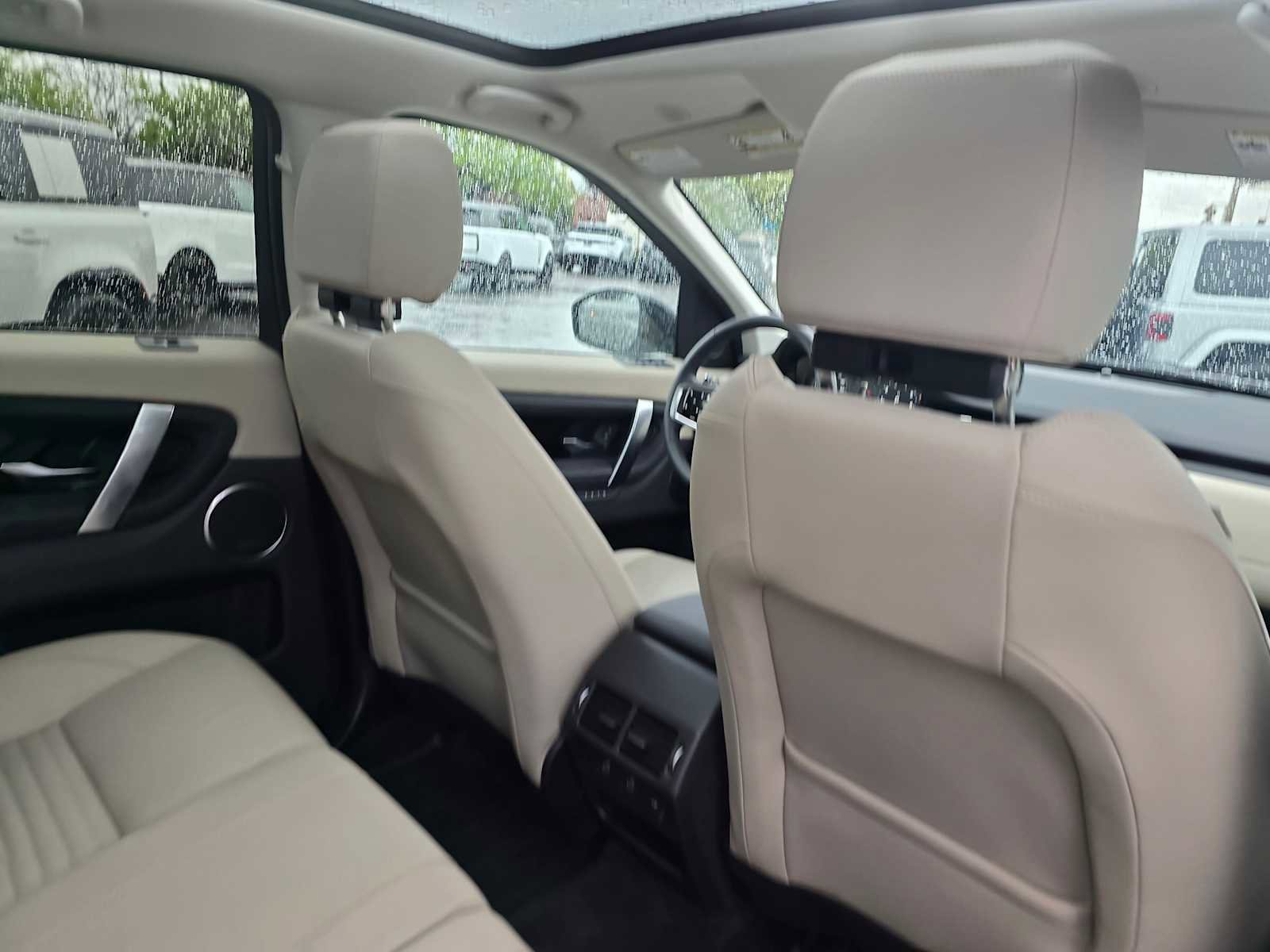 Used 2025 Land Rover Discovery Sport S image 15