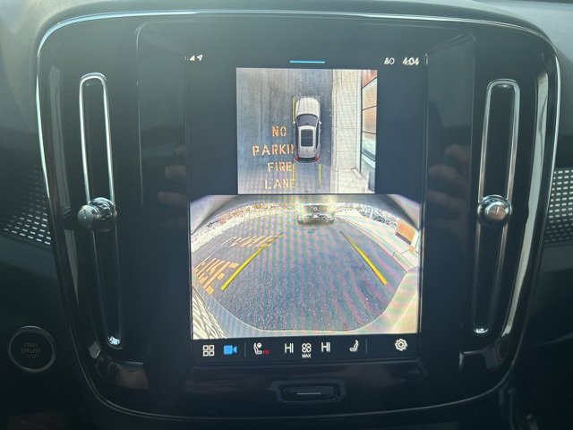 Certified 2025 Volvo XC40 B5 Plus image 21