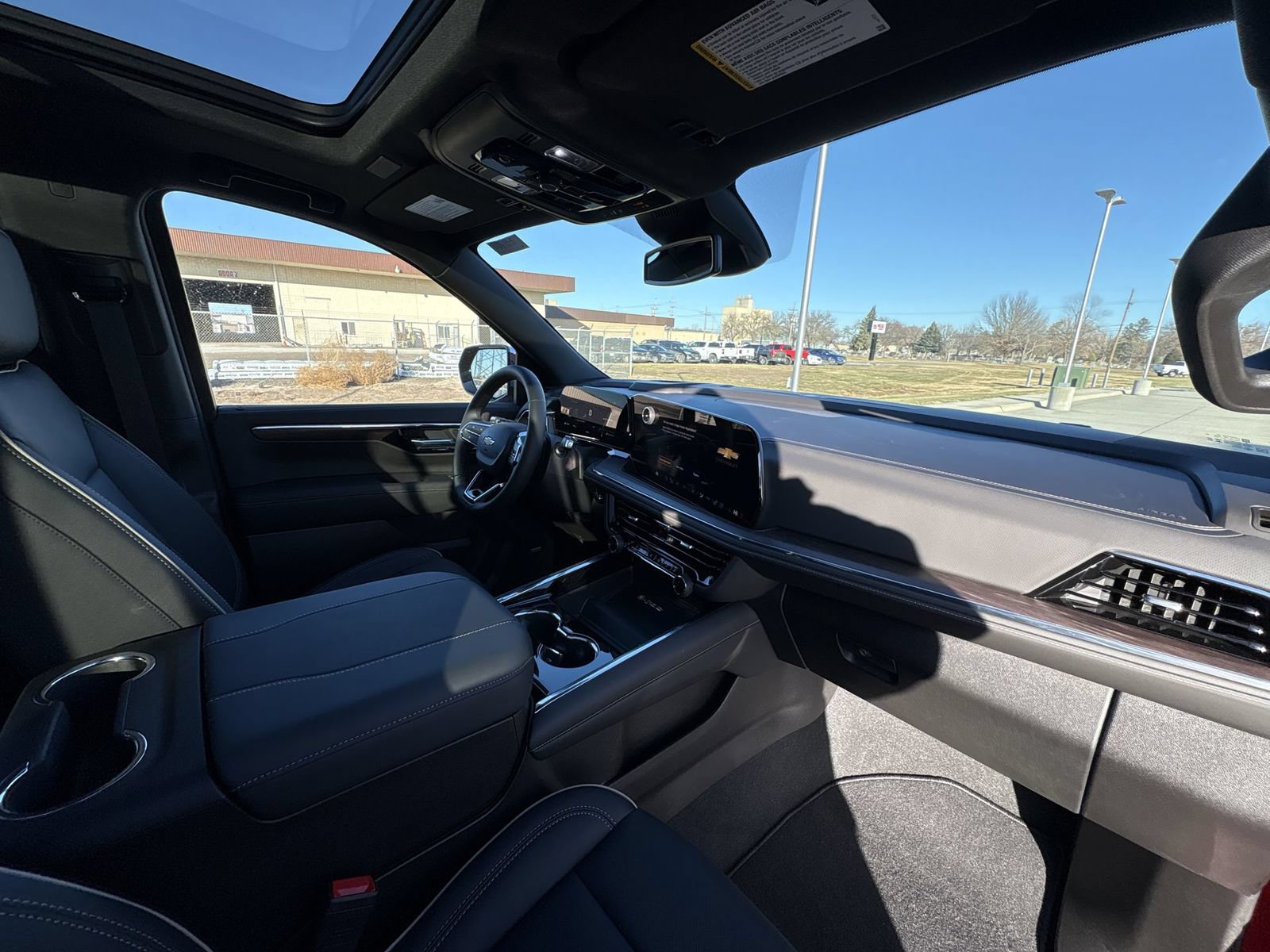 New 2026 Chevrolet Suburban Premier w/ Sun And Tow Package AWD/4WD image 28