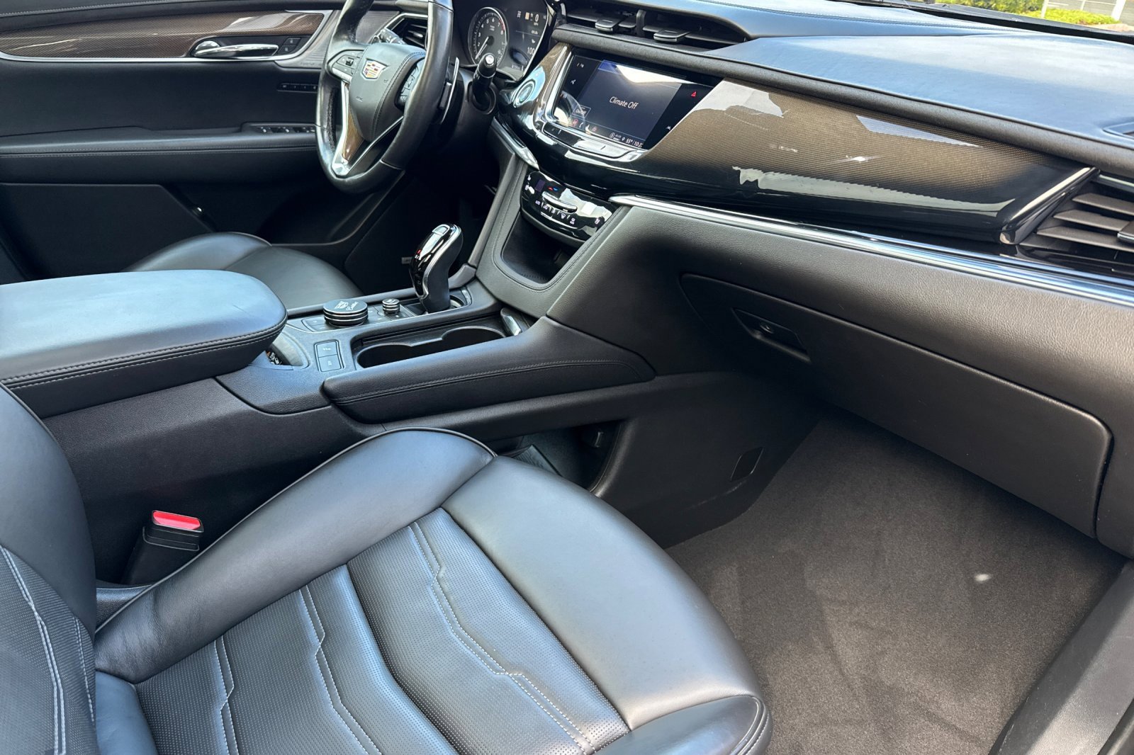 Used 2021 Cadillac XT6 Sport w/ Platinum Package image 17