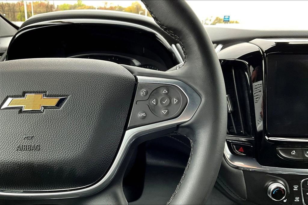 Used 2023 Chevrolet Traverse LT AWD/4WD image 12