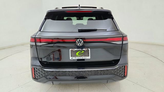 Used 2025 Volkswagen Tiguan SE R-Line image 5