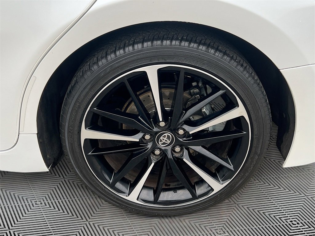 Used 2020 Toyota Camry XSE image 31