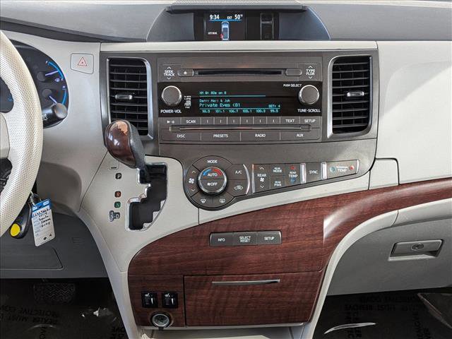 Used 2014 Toyota Sienna XLE image 14