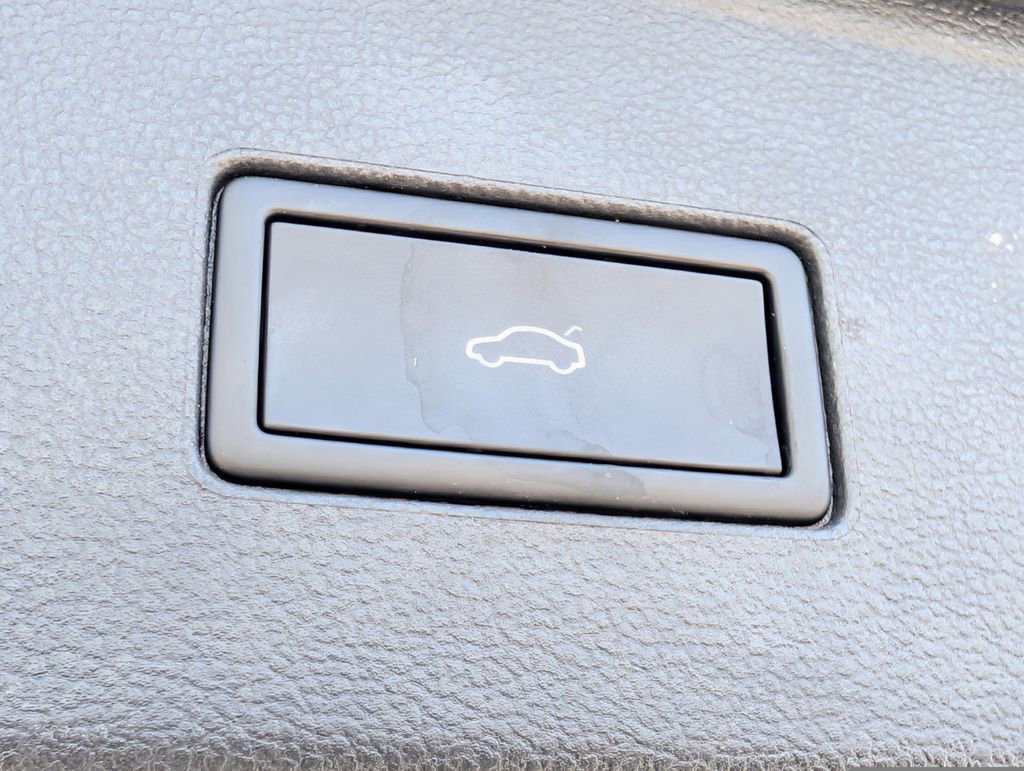 Used 2025 Volkswagen Atlas SE AWD/4WD image 22