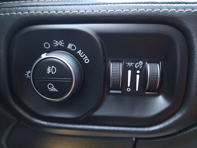 Used 2019 RAM 3500 Limited image 27