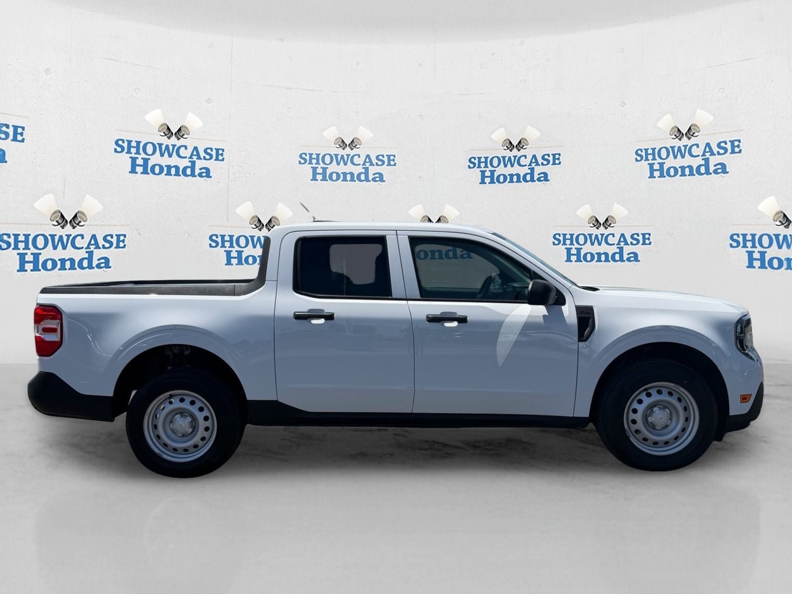 Used 2025 Ford Maverick XL FWD image 8