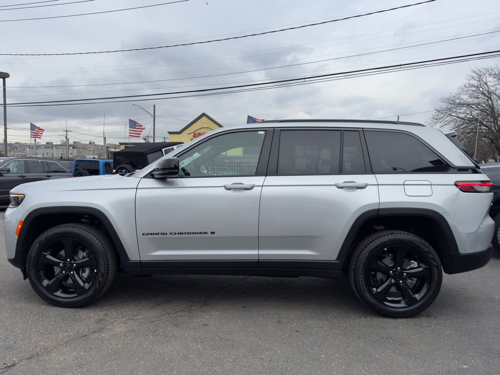 New 2026 Jeep Grand Cherokee Limited w/ Limited Altitude Package image 4