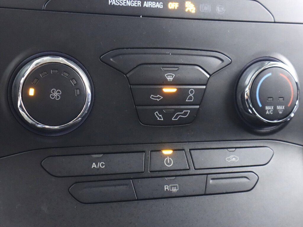 Used 2019 Ford Edge SE w/ SE Fleet Driver's Package FWD image 23