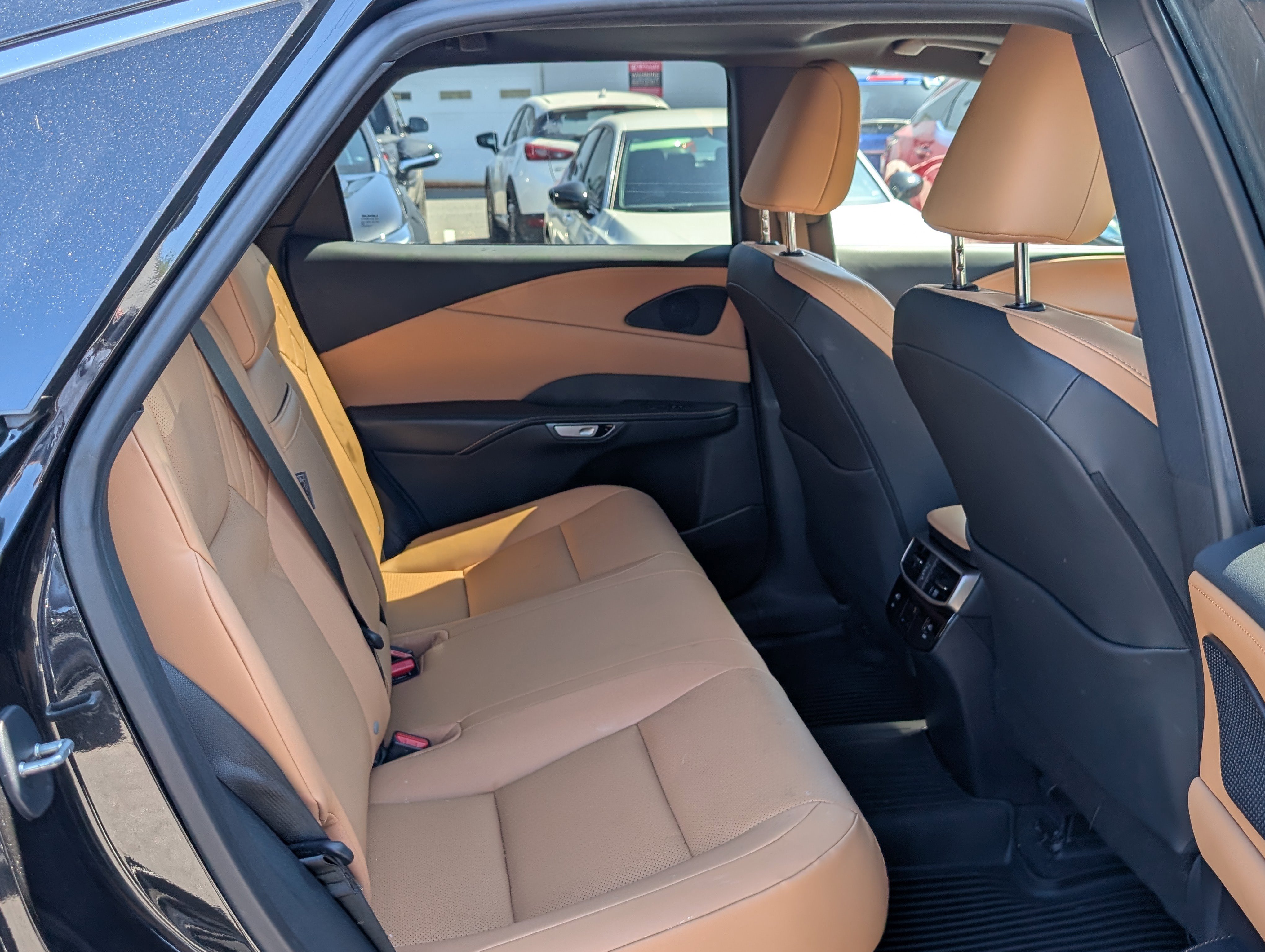 Used 2025 Lexus RX 350 Premium w/ Accessory Package (Z1) AWD/4WD image 12