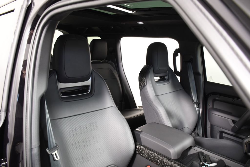 Used 2026 Land Rover Defender 110 AWD/4WD image 20