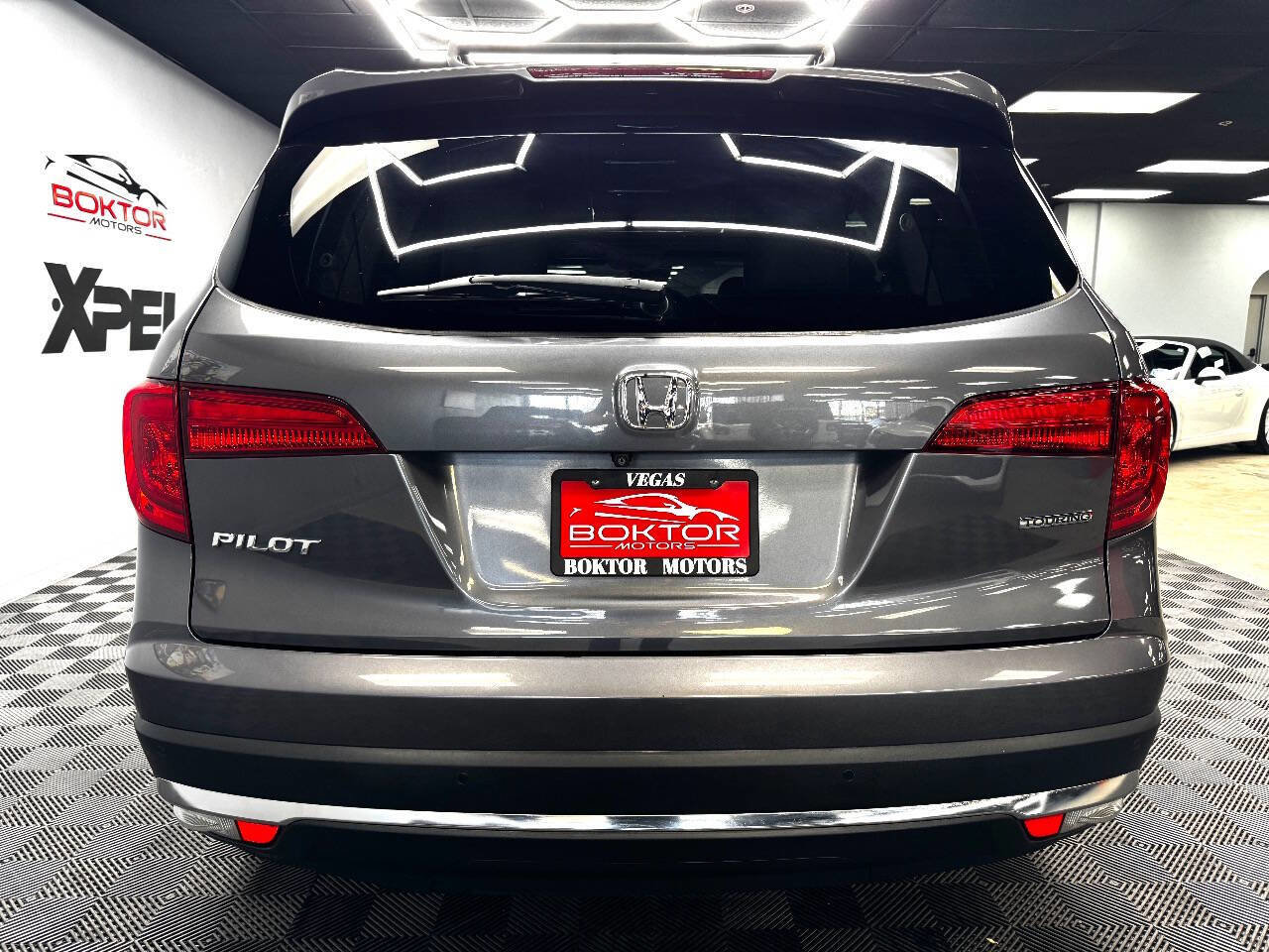 Used 2017 Honda Pilot Touring image 10