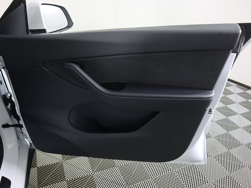 Used 2021 Tesla Model Y Long Range image 25