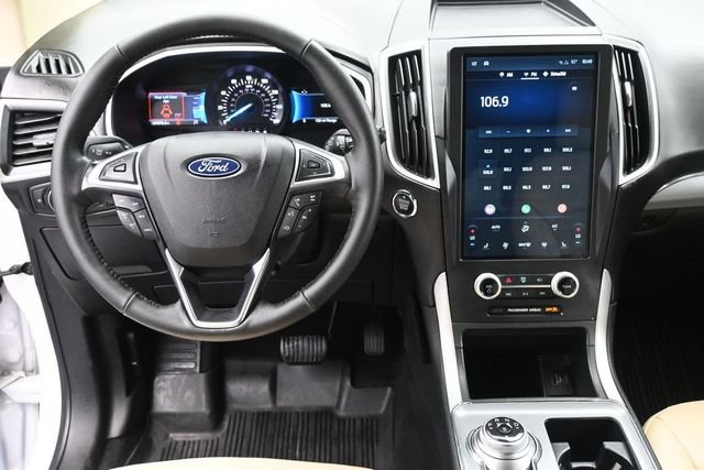 Used 2021 Ford Edge SEL FWD image 2