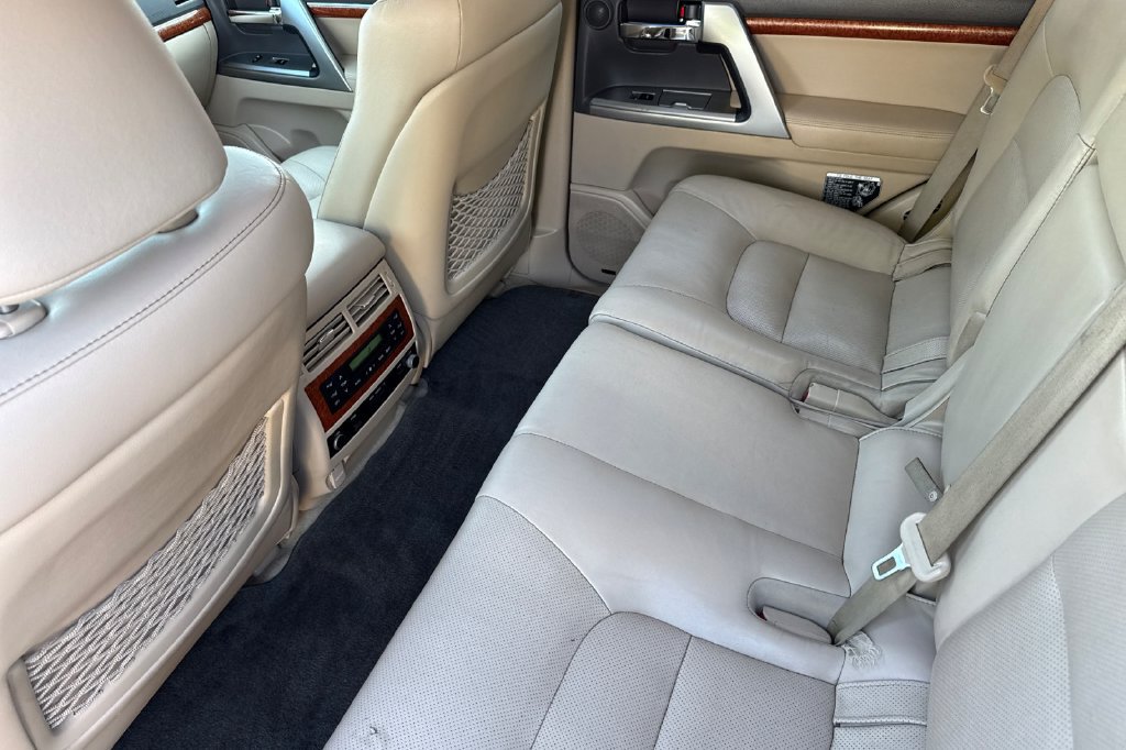 Used 2015 Toyota Land Cruiser AWD/4WD image 15