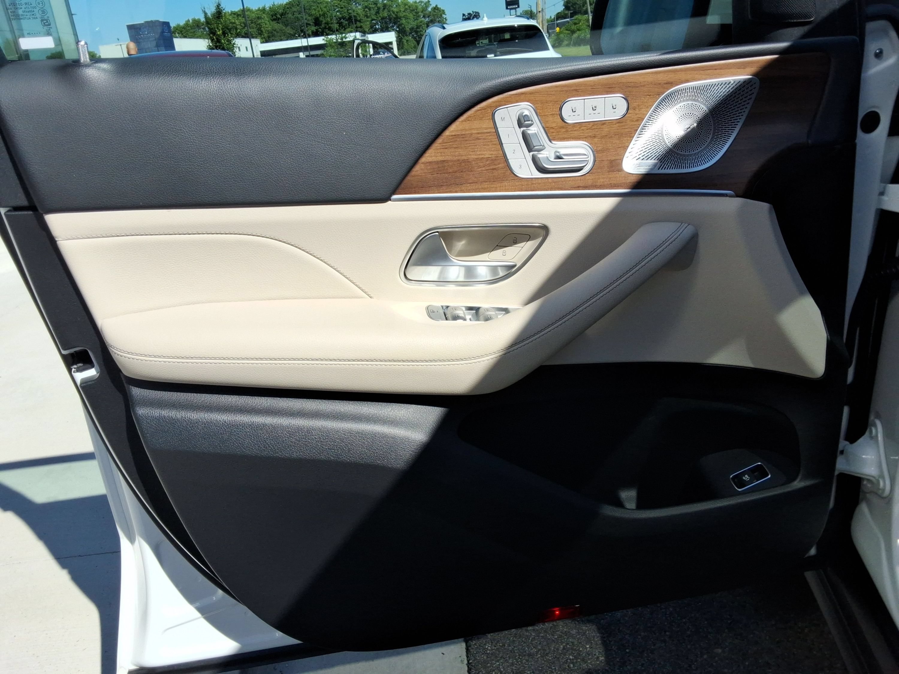 Used 2024 Mercedes-Benz GLS 450 4MATIC image 22