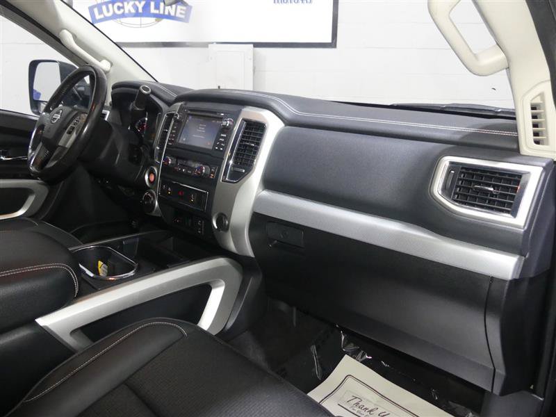 Used 2018 Nissan Titan PRO-4X AWD/4WD image 23
