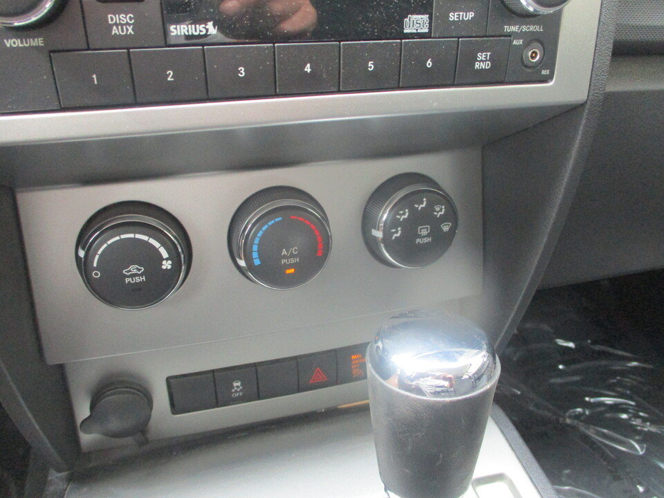 Used 2011 Dodge Nitro SE AWD/4WD image 35