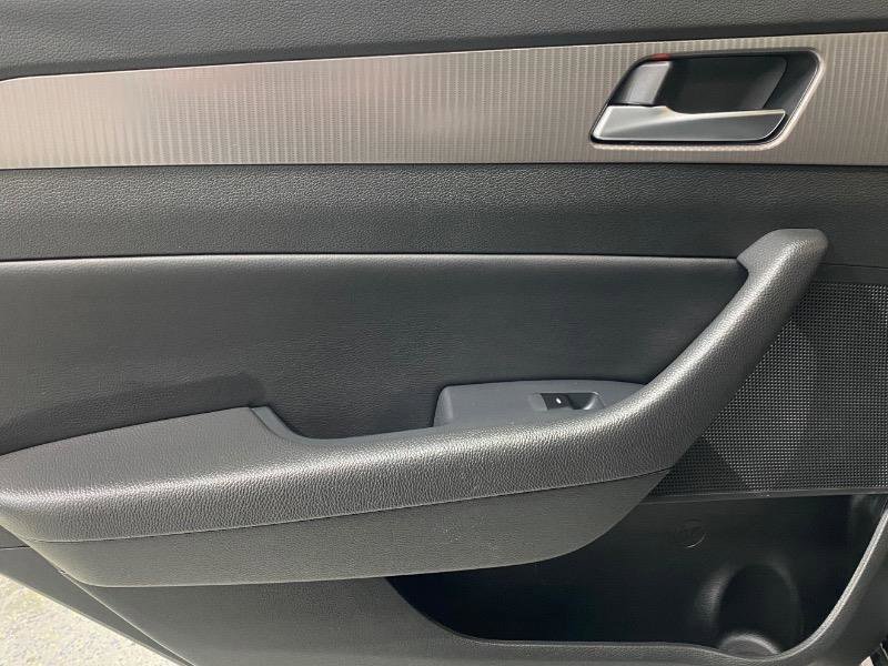 Used 2018 Hyundai Sonata Limited image 15