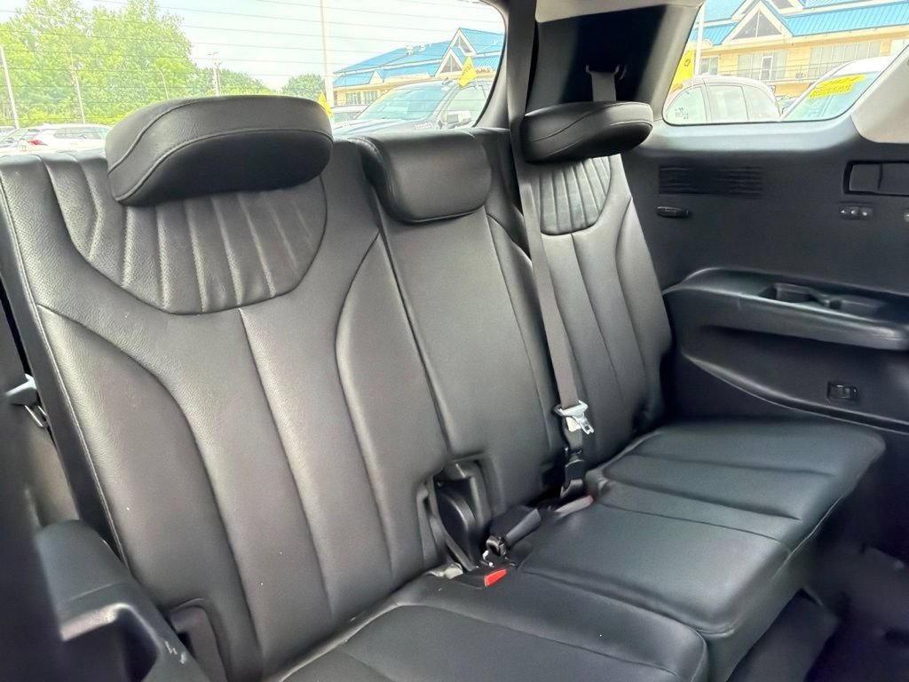 Used 2023 Hyundai Palisade Limited AWD/4WD image 14