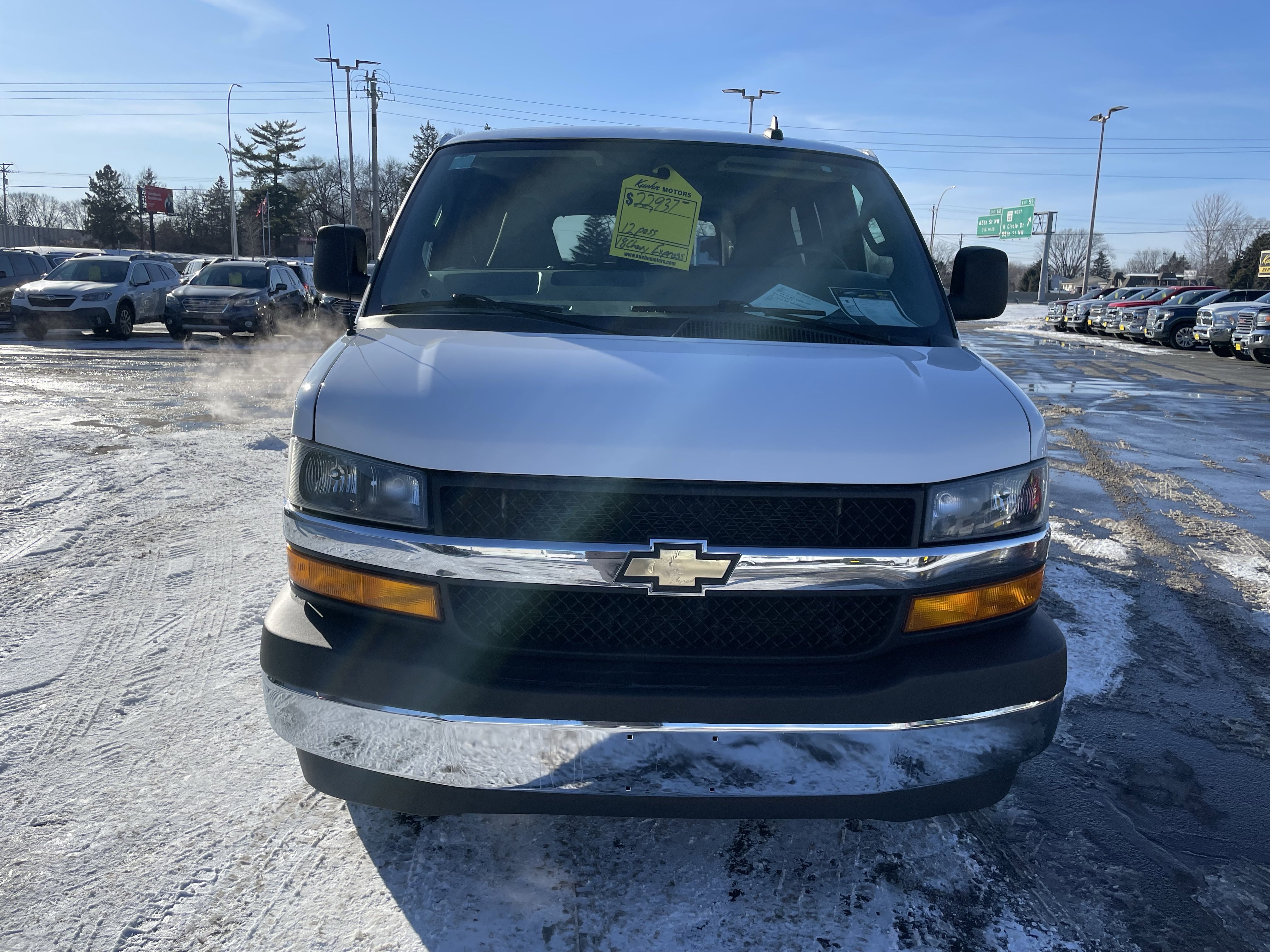 Used 2018 Chevrolet Express 2500 LT w/ LT Preferred Equipment Group image 3